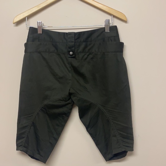 Moussy quality army green shorts with pockets - Picture 6 of 14